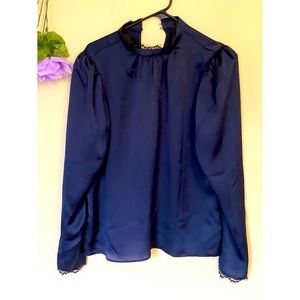 Express Medium Long Sleeve Shirt